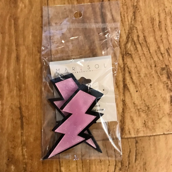 Pink ⚡️lightning bolt earrings⚡️ - Picture 3 of 7
